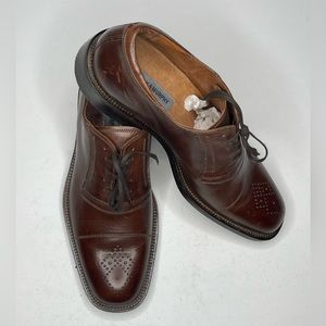 Johnston & Murphy size 9.5 CapToe Dress shoes Brown